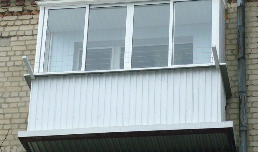 Остекление балкона с крышей под ключ в Мытищах