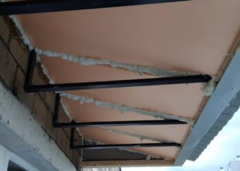 Установка крыши на балкон с утеплением